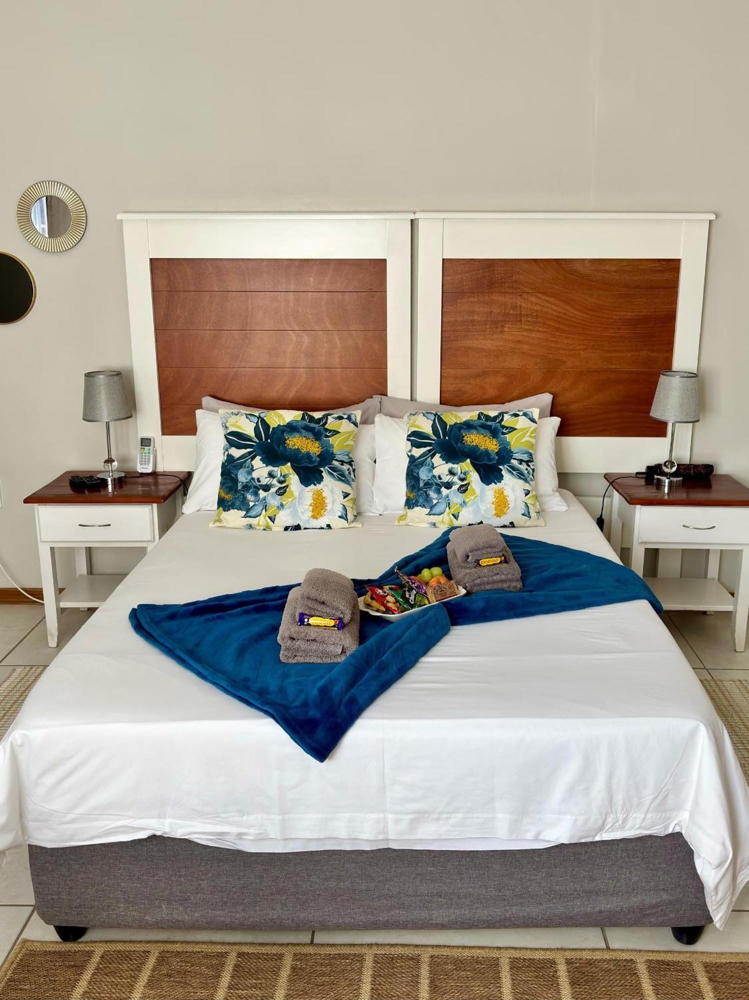 Tranquility Self Catering Hotell Lüderitz Exteriör bild