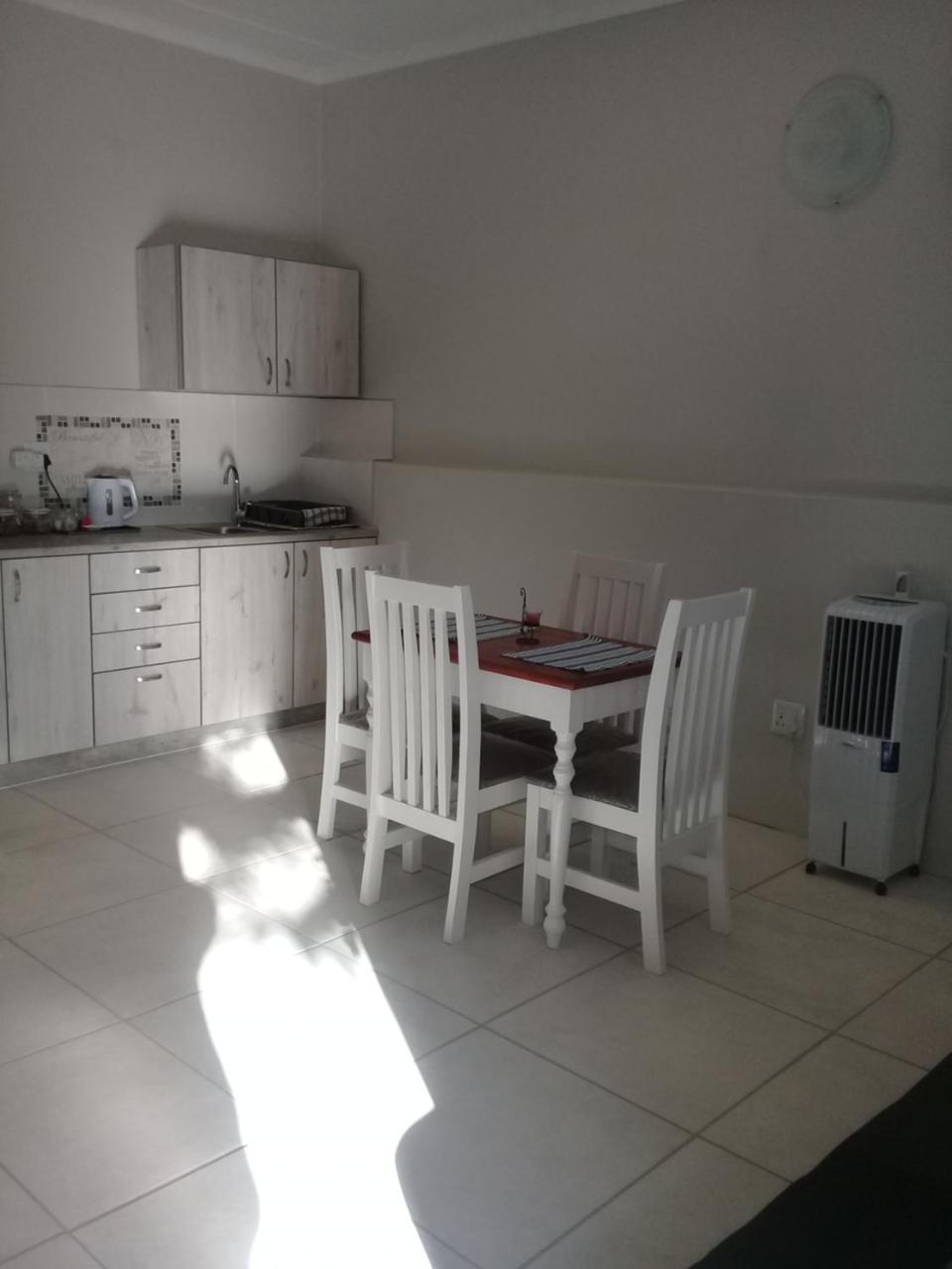 Tranquility Self Catering Hotell Lüderitz Exteriör bild