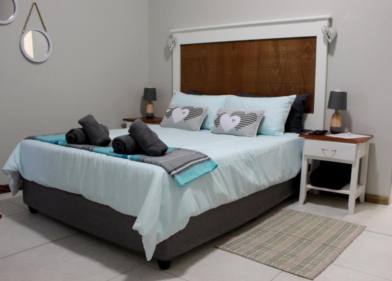 Tranquility Self Catering Hotell Lüderitz Exteriör bild