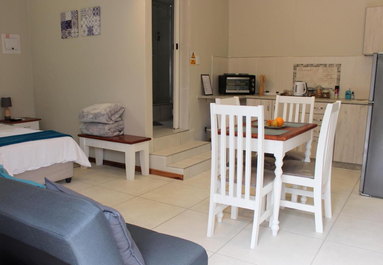 Tranquility Self Catering Hotell Lüderitz Exteriör bild