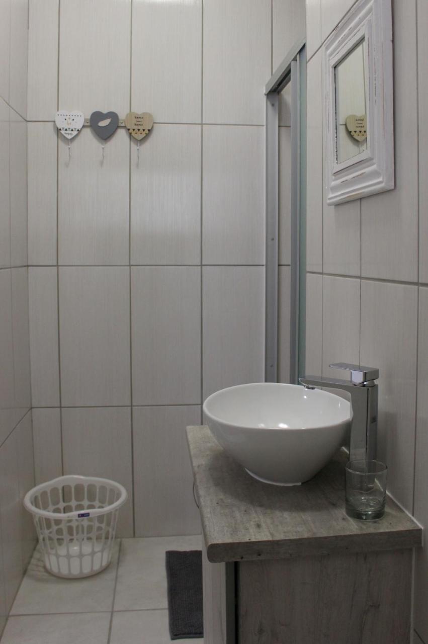 Tranquility Self Catering Hotell Lüderitz Exteriör bild